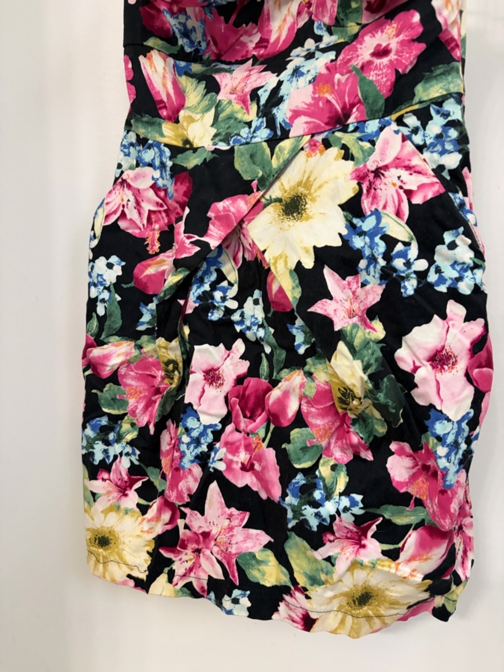 Vintage Strapless Floral Bodycon Dress‎ - Black, Pink, Yellow, Blue - Picture 2 of 8